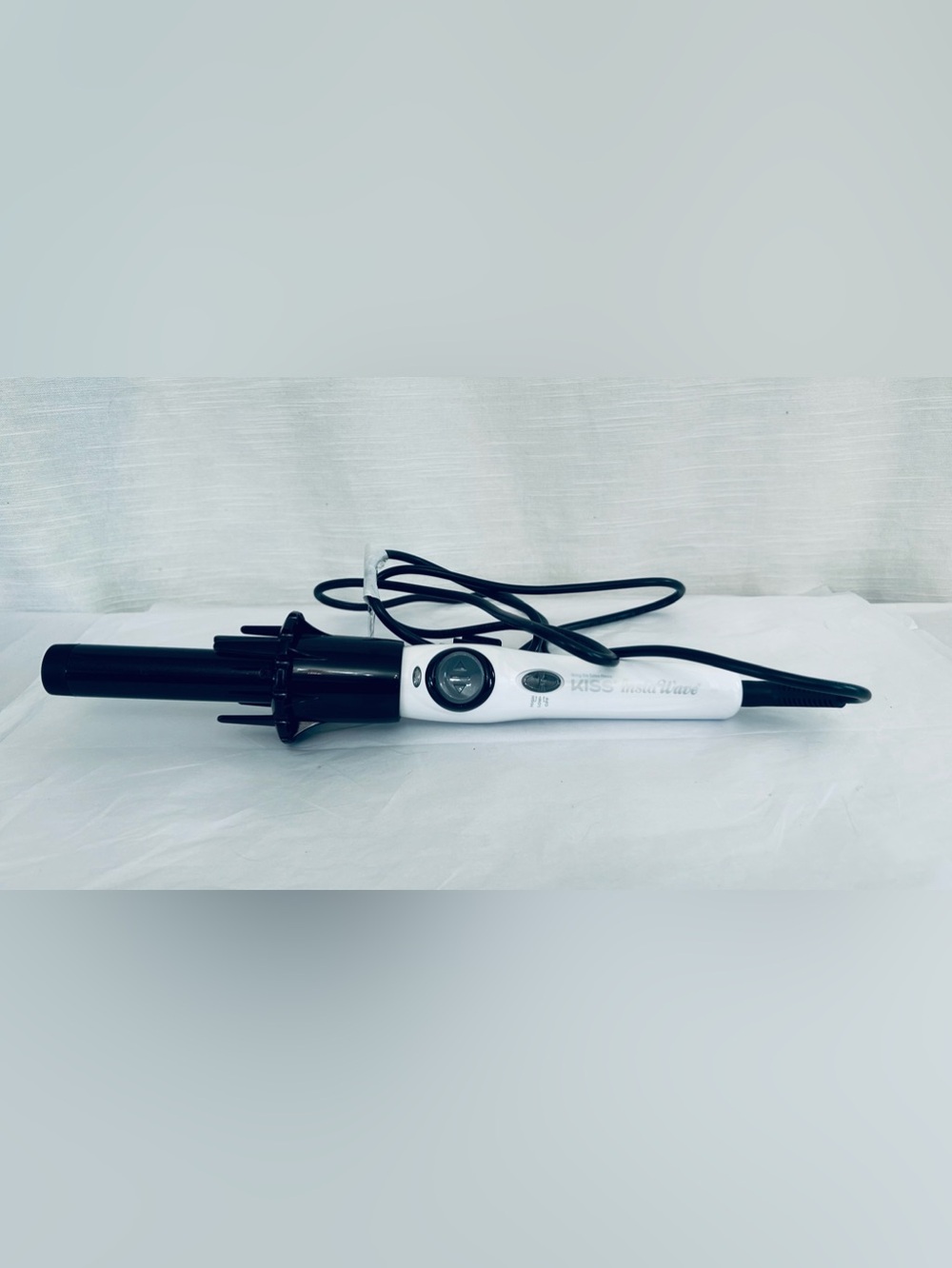 NWOT Kiss Instawave Automatic White and Black 1" Barrel Curling‎ Iron